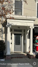 Building Photo - 136 Warren St