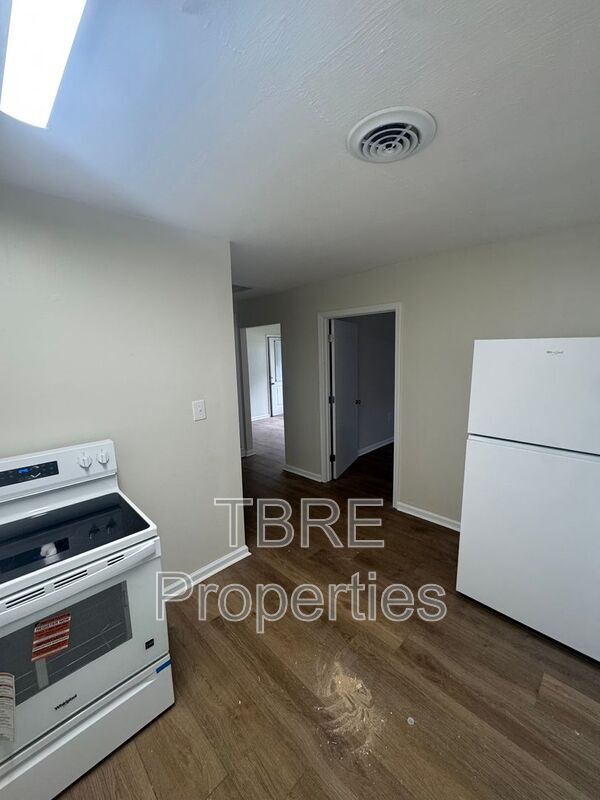 Foto del edificio - 6785 Mud River Rd