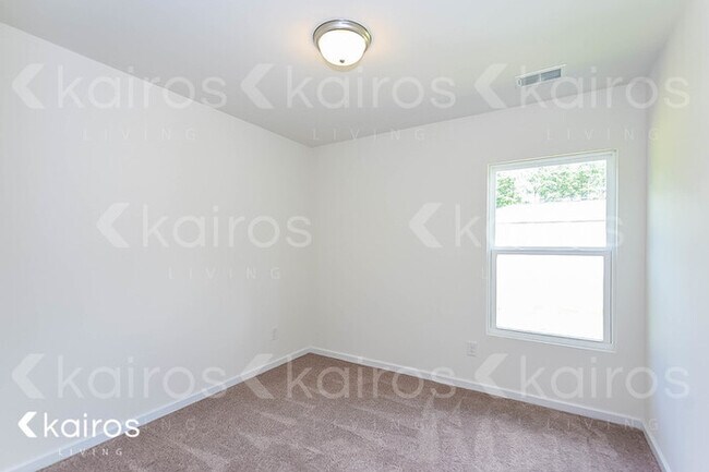 Foto del edificio - 1021 Aunt Prissey Ct