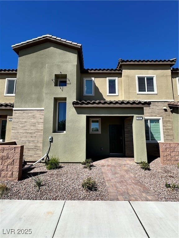 Building Photo - 860 Angwin Ln