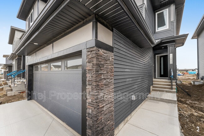 Photo du bâtiment - 6381 King Wynd SW