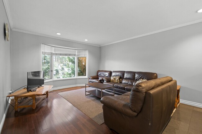 Photo du bâtiment - 9609-65ave 65 Ave