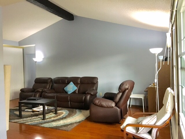 Foto del edificio - 4436 Cedar Lake Rd