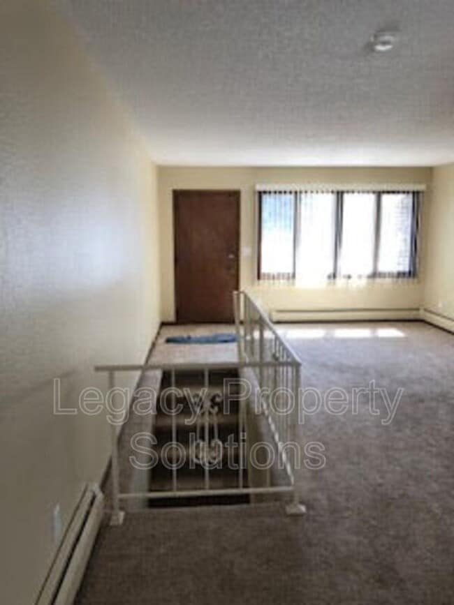 Building Photo - Modern Twin home in North Bismarck – Conve...