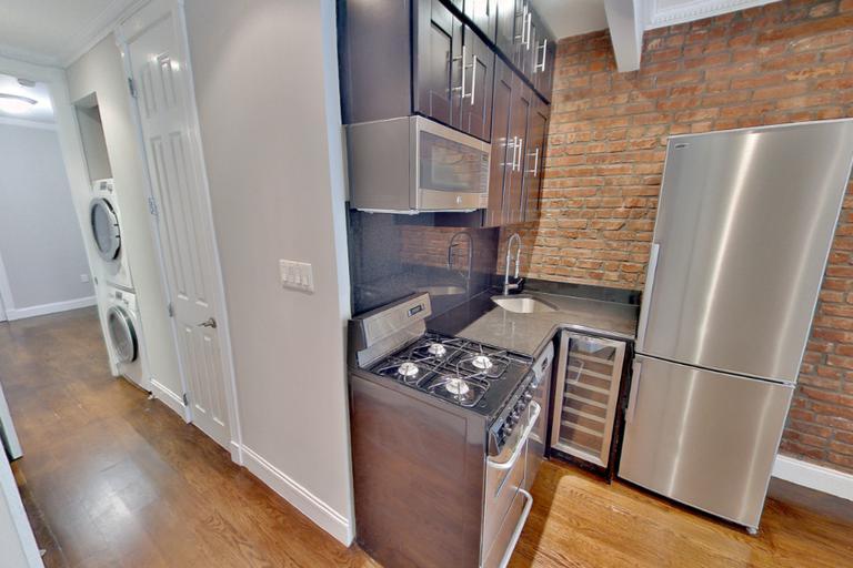 Building Photo - 3 W 103rd St