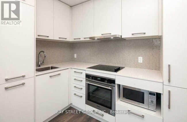 Building Photo - 87 Peter St