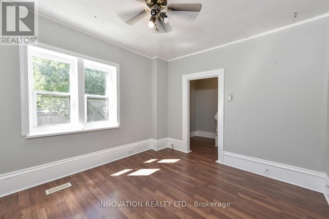 Photo du bâtiment - 5 McGill St N