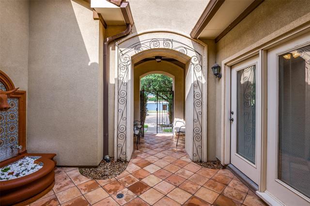 Foto del edificio - 1106 Camino Lago