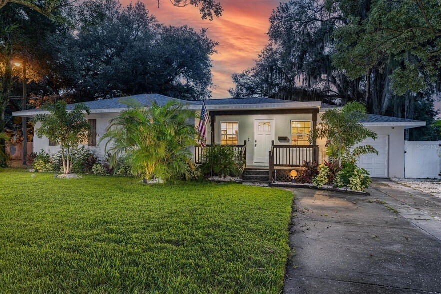 Foto principal - 113 W Adalee St