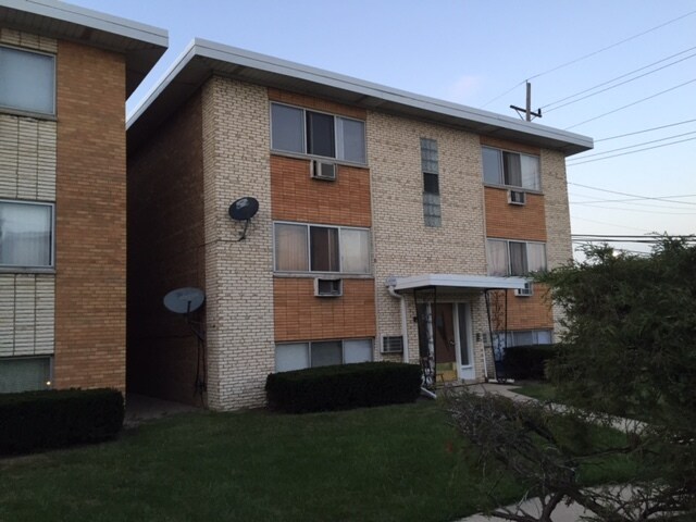 Primary Photo - 9610 N Greenwood Ave