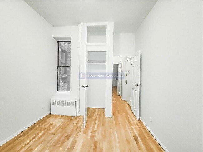 Foto del edificio - 208 W 82nd St