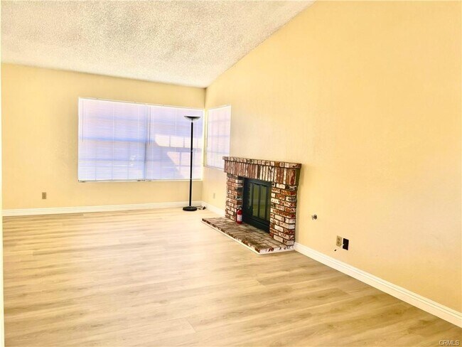Foto del edificio - 9211 Fairmont Ln