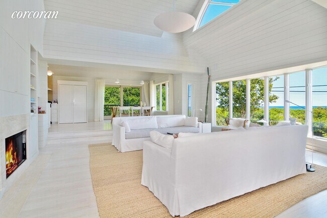 Foto del edificio - 463 Old Montauk Hwy