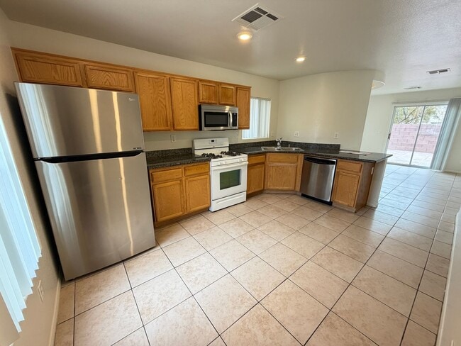 Building Photo - 5038 W Desert Dandelion Ct