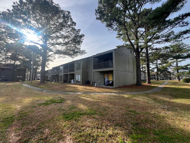 Building Photo - Myrtle Beach - 3 Bedroom / 2 Bath Condo