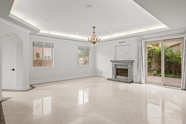 Building Photo - 2412 Huntington Ln