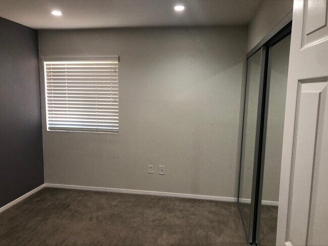 Building Photo - 10110 Diamond Head Ct