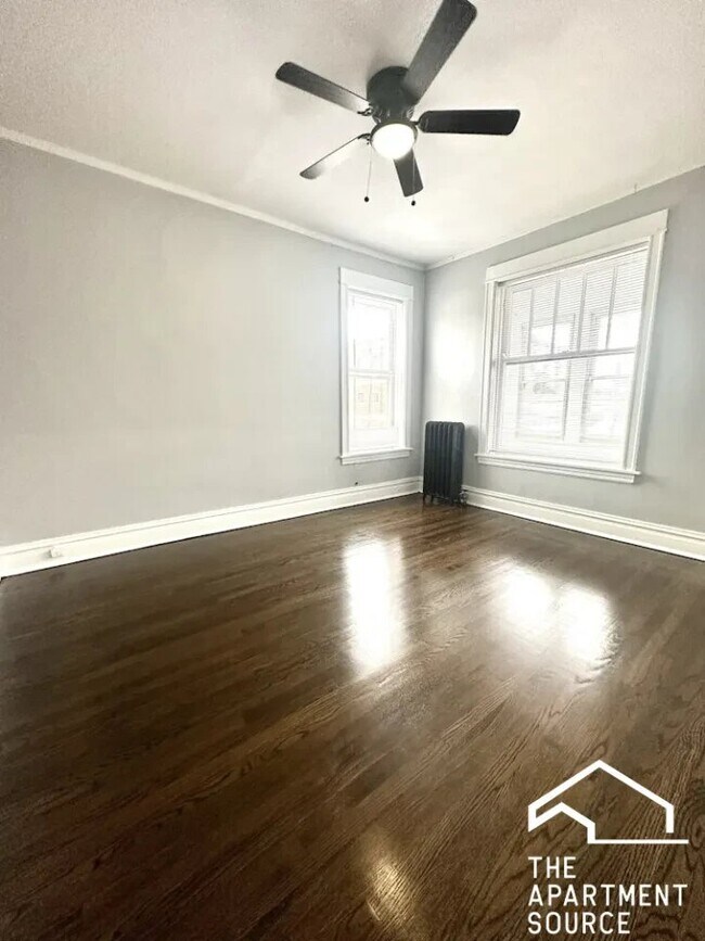 Photo - 1214 W Rosemont Ave (Chicago, IL) Apartment