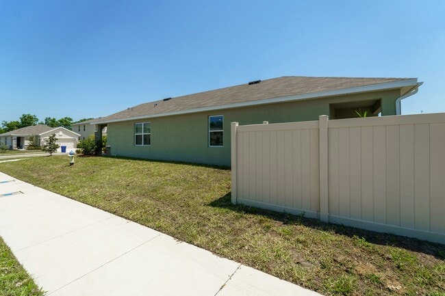 Building Photo - 5721 Cape Primrose Dr