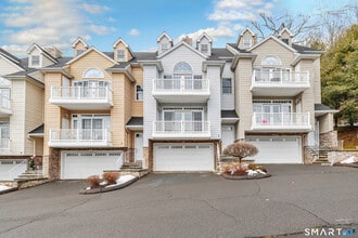 Building Photo - 665 River Rd