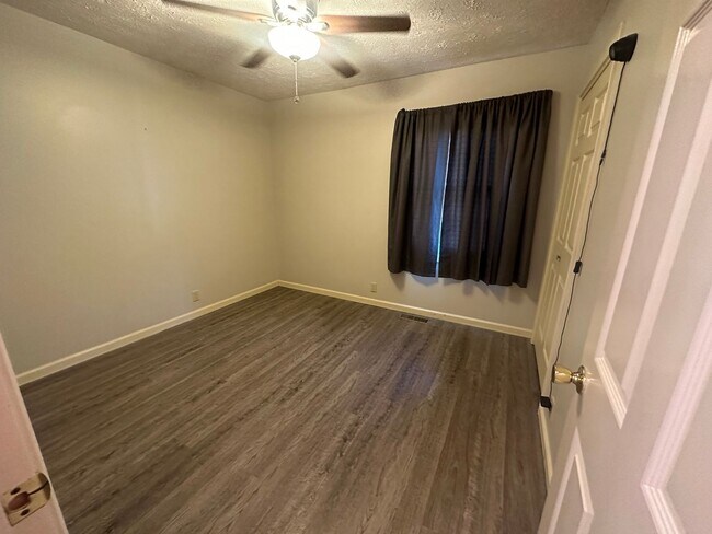 Building Photo - Welcome to this charming 3 bedroom, 2 bathroom home located in West Lafayette, IN.