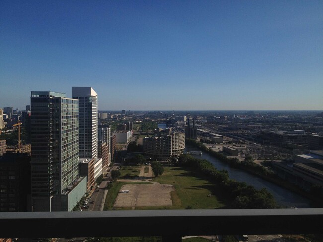 Foto del edificio - 235 W Van Buren St