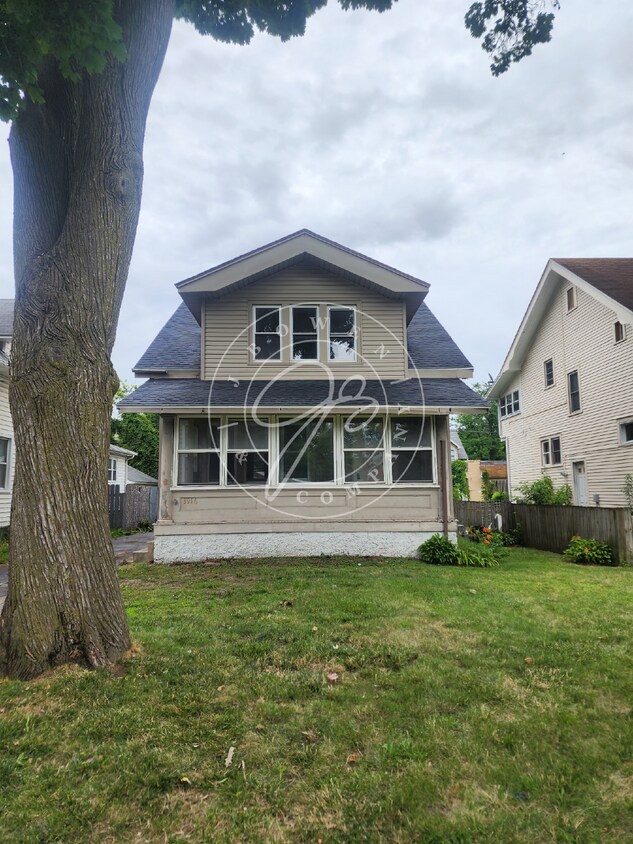 Primary Photo - 3 bed 1.5 bath in Library Village-West Tol...