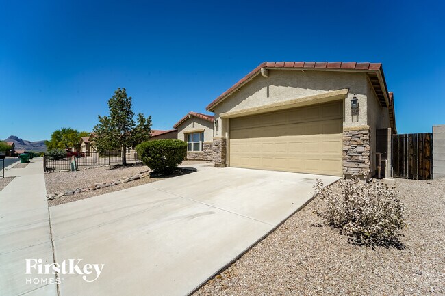 Foto del edificio - 5508 W Red Racer Dr