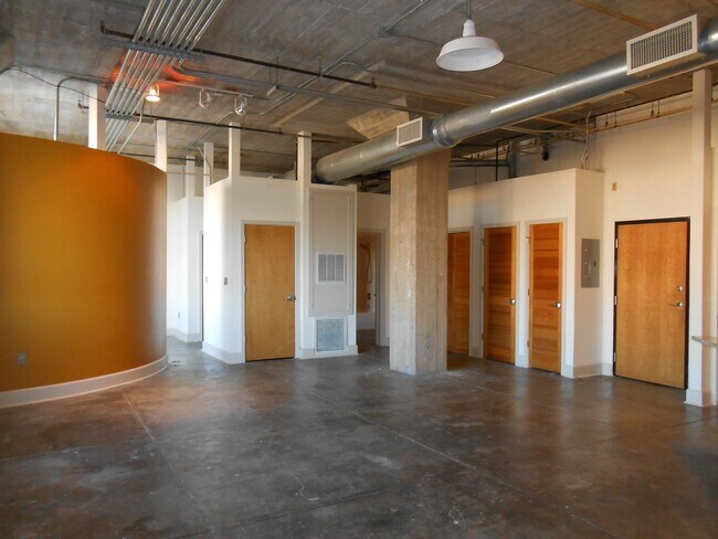 Building Photo - 505 Whitehall Street Southwest, Unit 244
