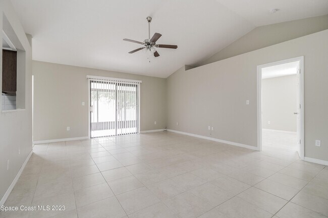 Foto del edificio - 370 Dandurand St SW