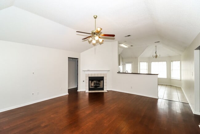 Building Photo - 3833 Richbrook Dr