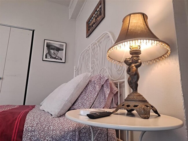 Building Photo - 1906 San Gabriel St