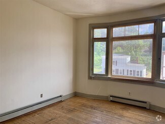 Building Photo - 408 Central St