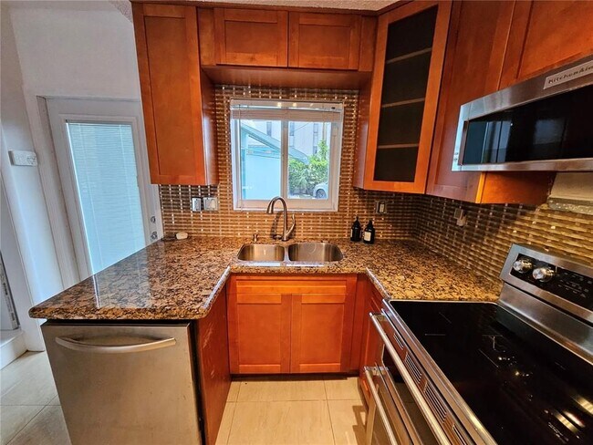 Foto del edificio - 733 NW 30th Ct