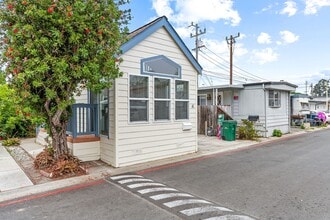 Building Photo - 2630 Portola Dr