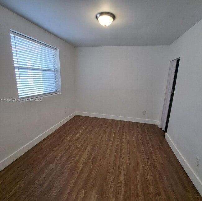 Foto del edificio - 1362 SW 2nd St