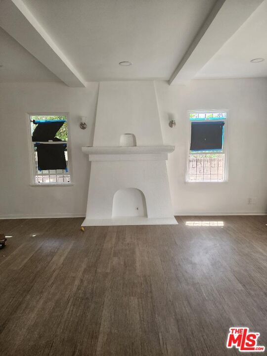 Building Photo - 705 E 85th St