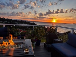 Building Photo - 4618 Seahurst Ave