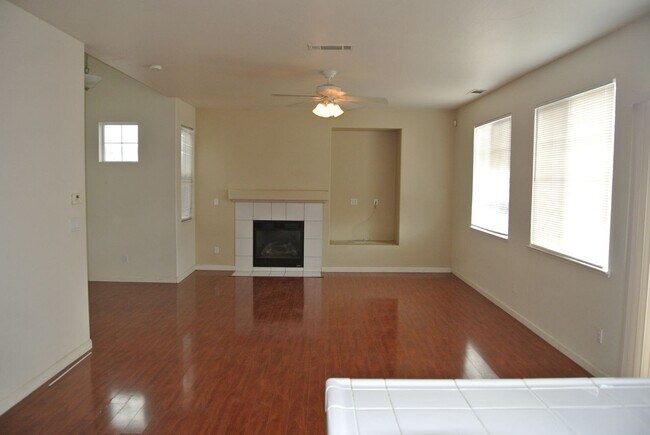Building Photo - ** COMING SOON!!! ** Updated 4 Bedroom, 2 1/2 Bathroom House in Pittsburg Gated Community