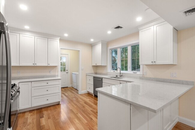 Building Photo - 151 Vassall St
