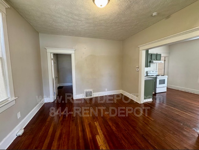 Building Photo - 1306 W Missouri St