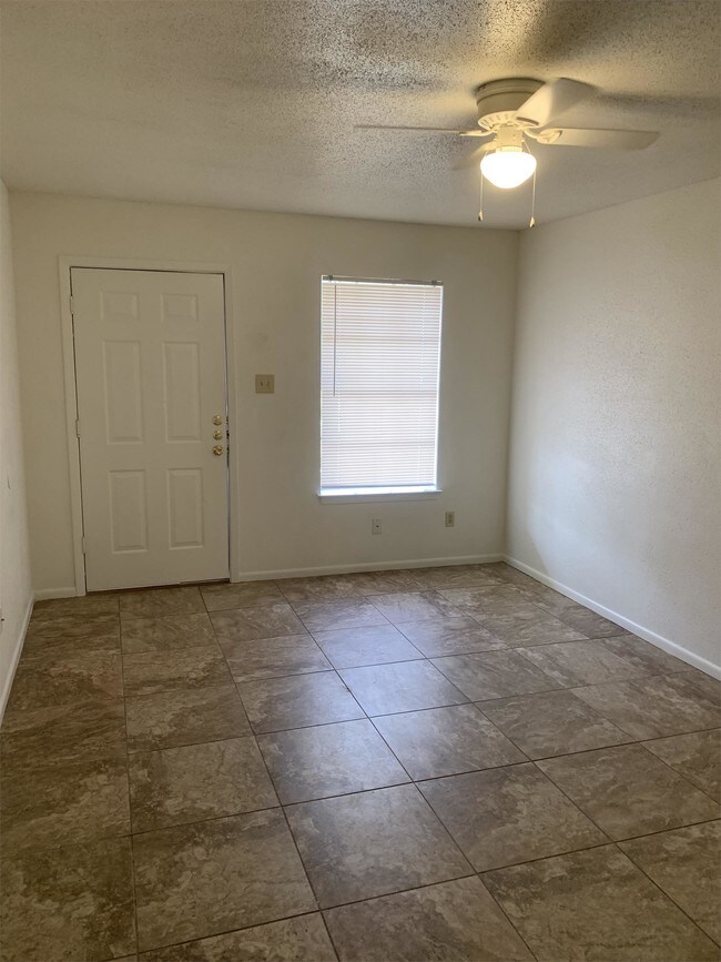 Foto del edificio - 2005 Kazmeier Plaza