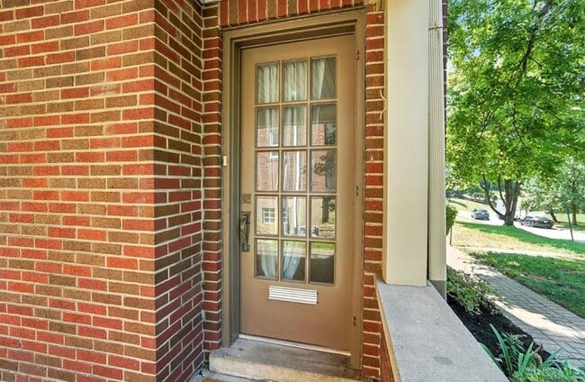 Building Photo - 6256 Rogers Park Pl