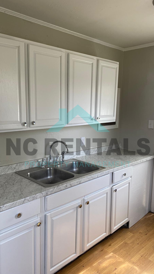 Foto del edificio - 1228 E Lindsay St