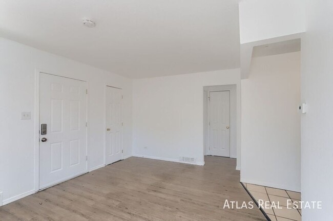 Foto del edificio - 3450 Birch Street
