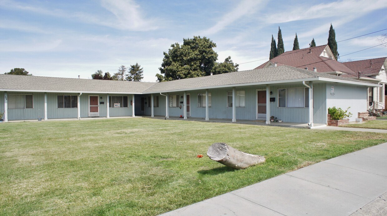 Primary Photo - 350 Richardson Dr
