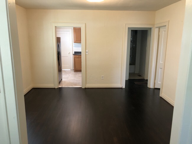 Foto del edificio - 9002 Prescott Ave