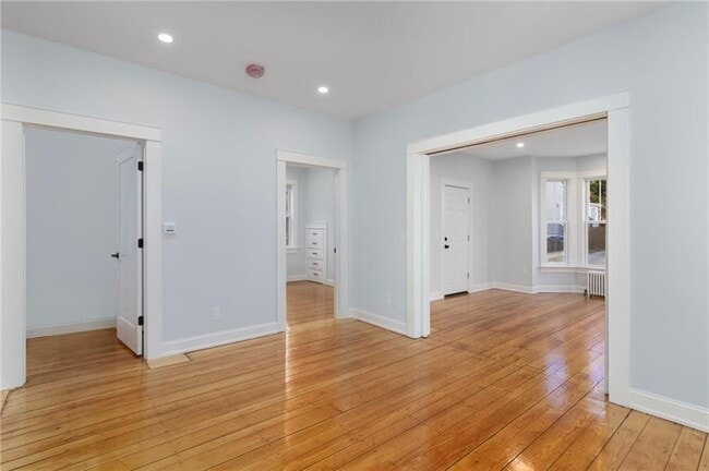 Building Photo - 43 E George St