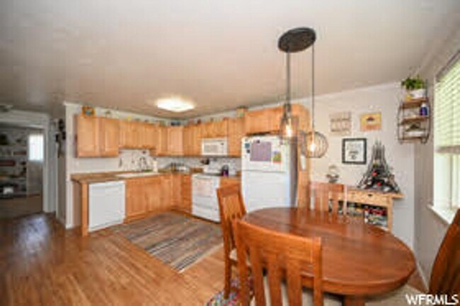 Foto del edificio - Charming 2 Bed 1 Bath Millcreek Apartment in Prime Location