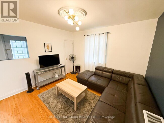 Building Photo - 20 Bayard Ave